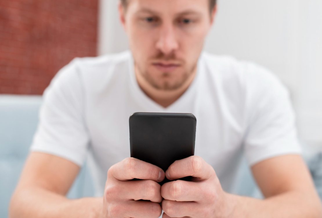 lefagyott a telefonom nem kapcsol be