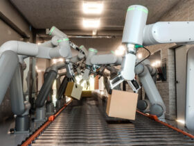 A gyártósorok mellett már nem ritkaság a precízen dolgozó robotkar.
